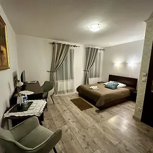 Hotel Dworek Zloty Rog I Restauracja, Krakov