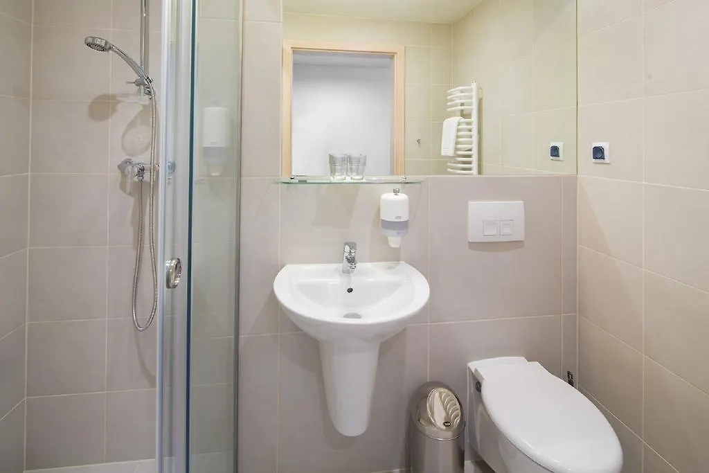 Automobil Hotel Krakov 3*,