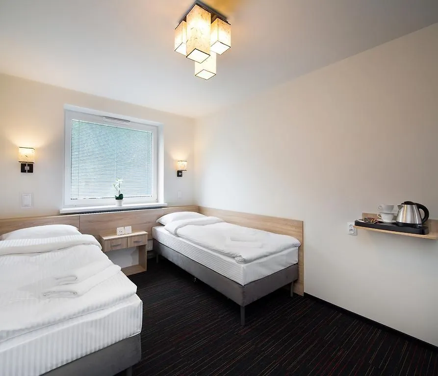 Automobil Hotel Krakov 3*,