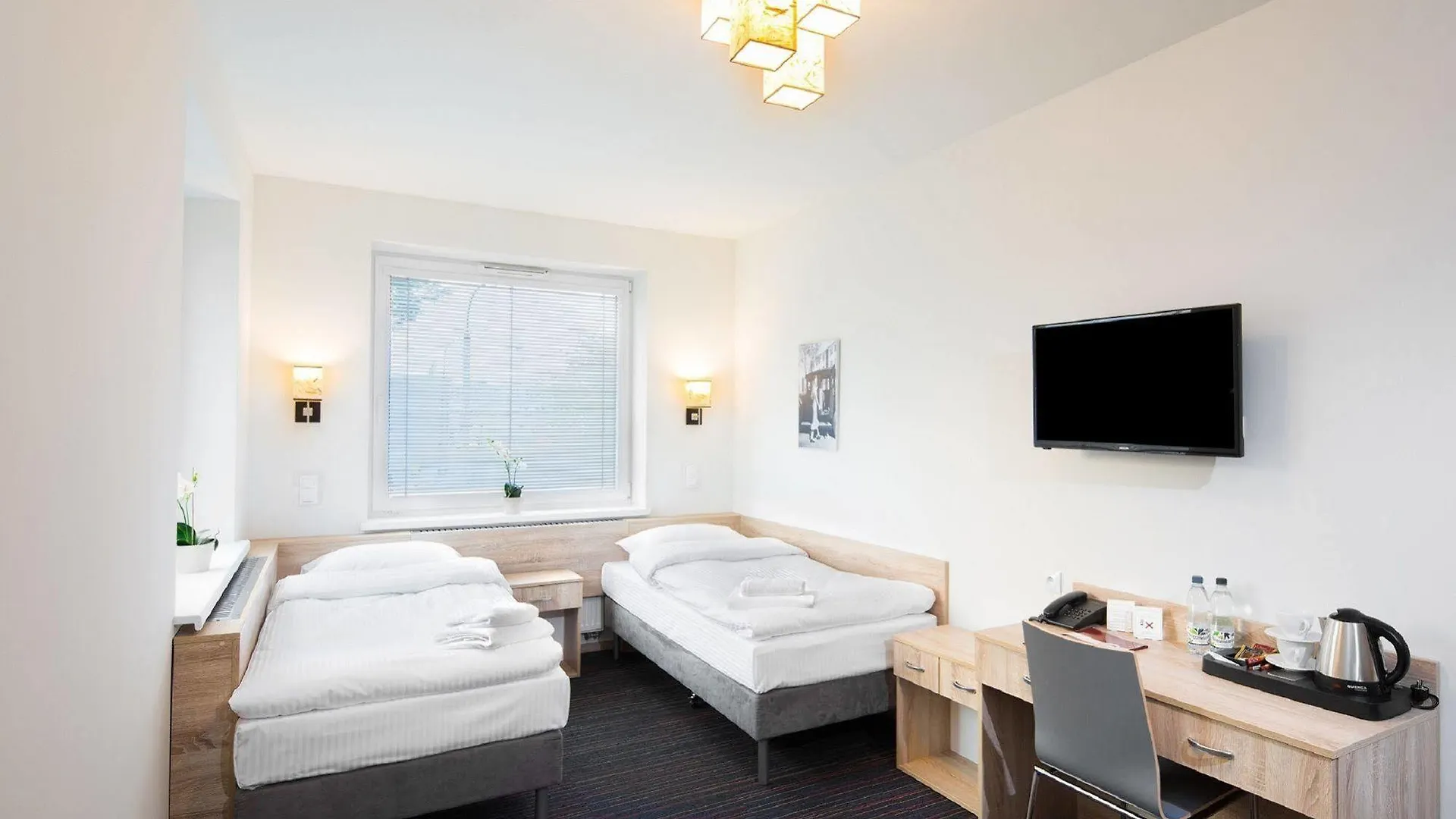 Automobil Hotel Krakov 3*,